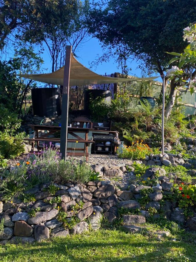 ホテル Omarama Oasis - Permaculture Glamping Pohara エクステリア 写真