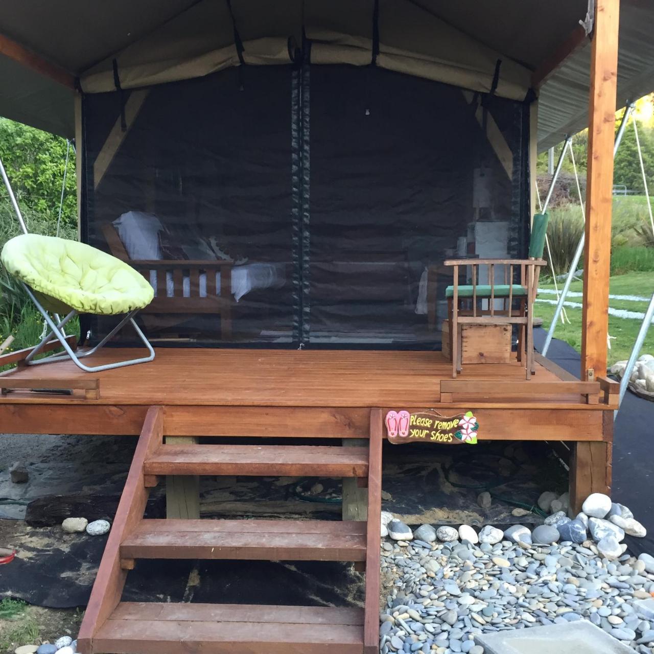 ホテル Omarama Oasis - Permaculture Glamping Pohara エクステリア 写真