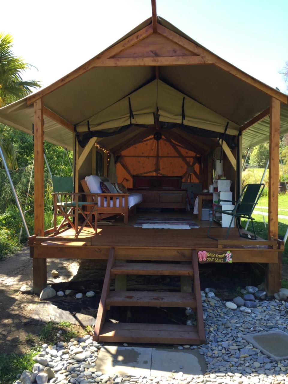ホテル Omarama Oasis - Permaculture Glamping Pohara エクステリア 写真
