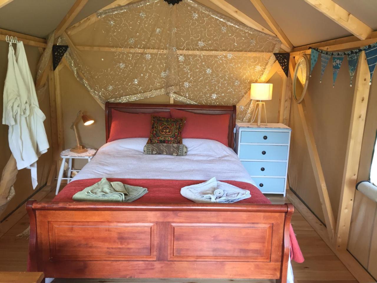 ホテル Omarama Oasis - Permaculture Glamping Pohara エクステリア 写真
