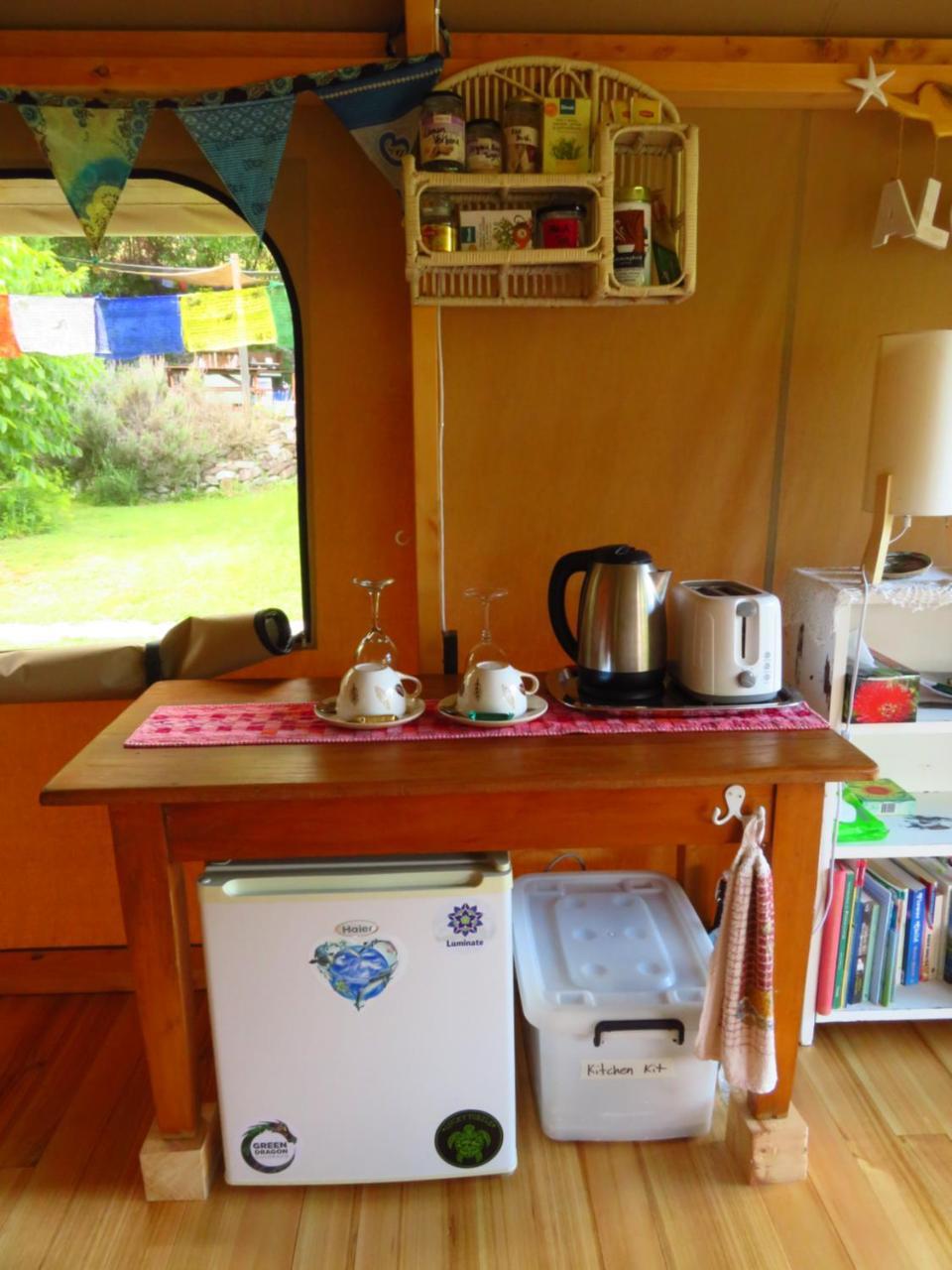 ホテル Omarama Oasis - Permaculture Glamping Pohara エクステリア 写真
