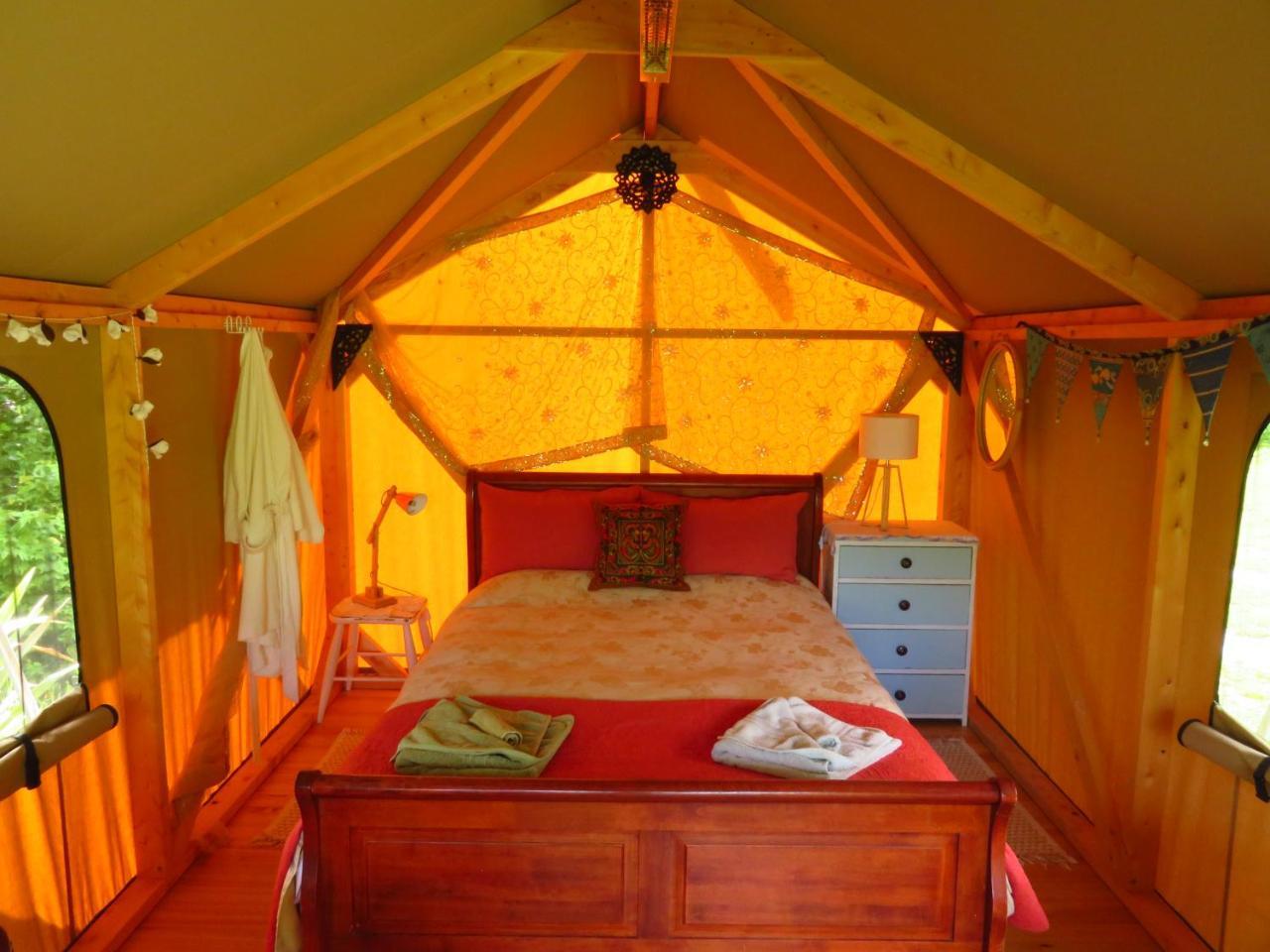 ホテル Omarama Oasis - Permaculture Glamping Pohara エクステリア 写真