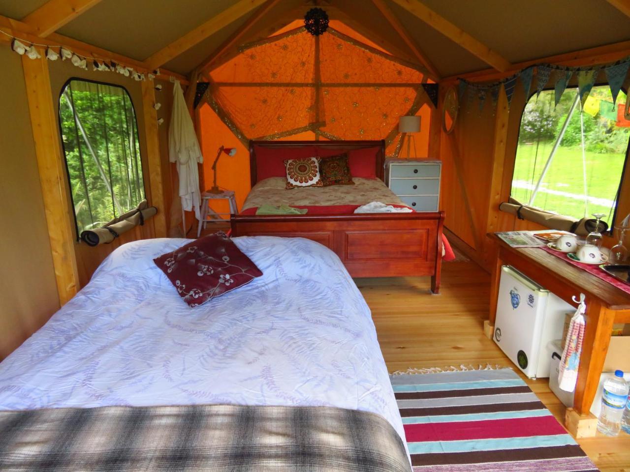 ホテル Omarama Oasis - Permaculture Glamping Pohara エクステリア 写真