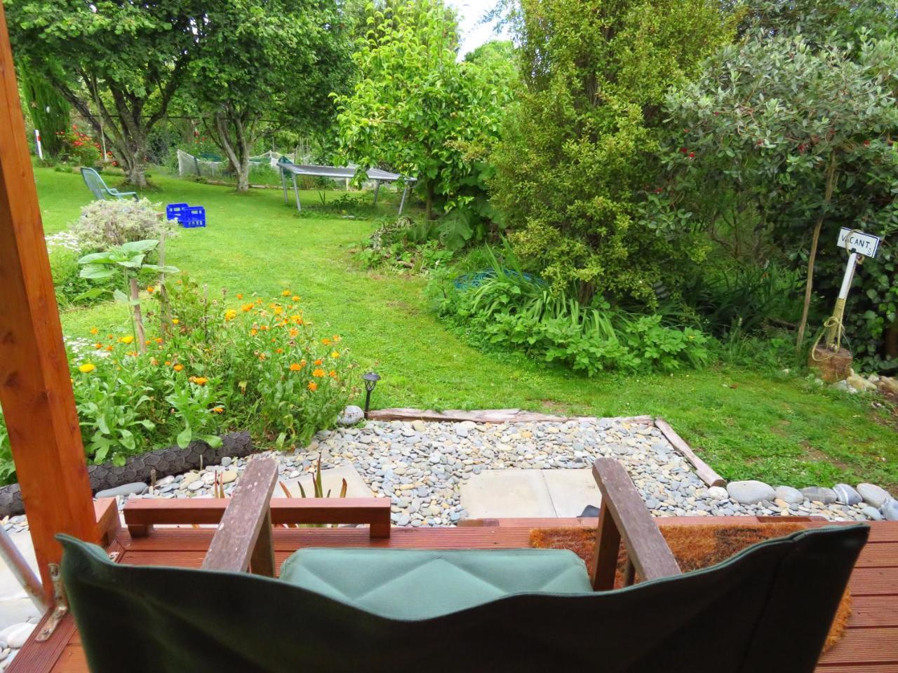 ホテル Omarama Oasis - Permaculture Glamping Pohara エクステリア 写真