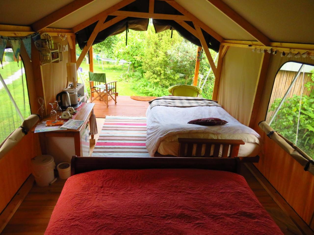 ホテル Omarama Oasis - Permaculture Glamping Pohara エクステリア 写真