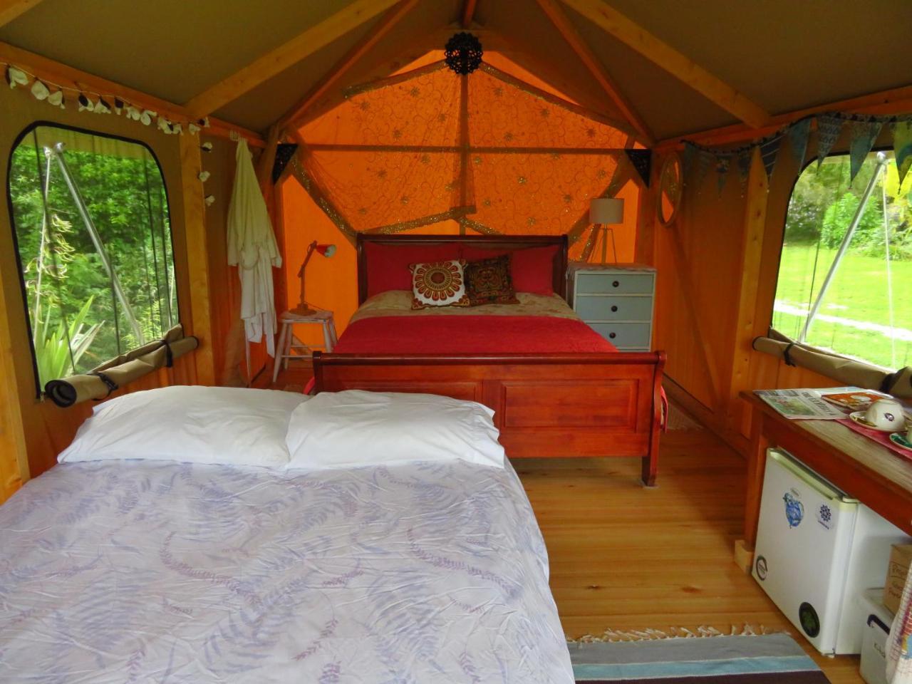 ホテル Omarama Oasis - Permaculture Glamping Pohara エクステリア 写真